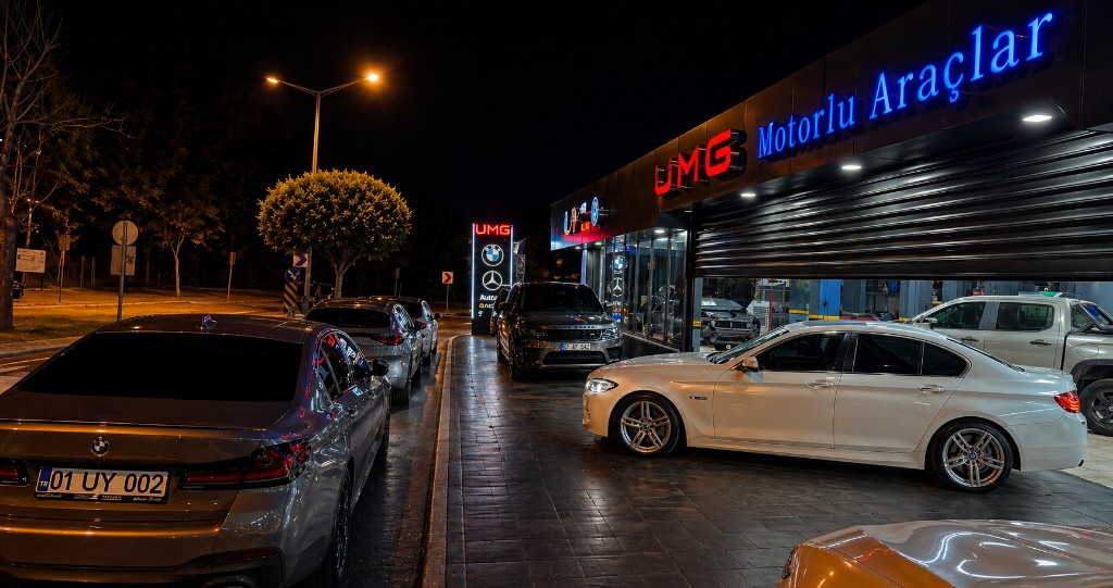 Luxury teslimat showroom